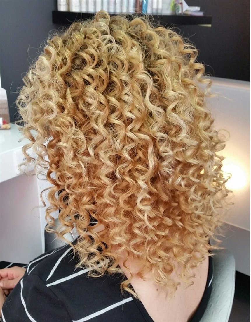 Хімічна завивка: легка та сучасна без шкоди, хімія на середнє та довге волосся, фото