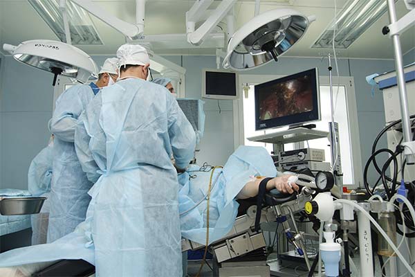 До чого сниться операція жінці чи чоловікові - 80 тлумачень із різних сонників.