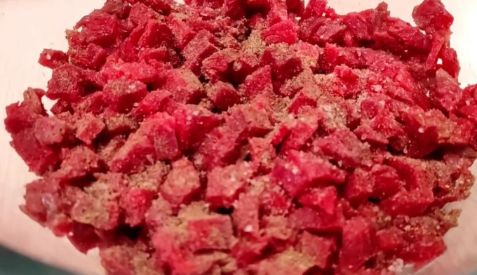 Котлети з фаршу яловичини – 12 рецептів соковитих та м'яких котлет