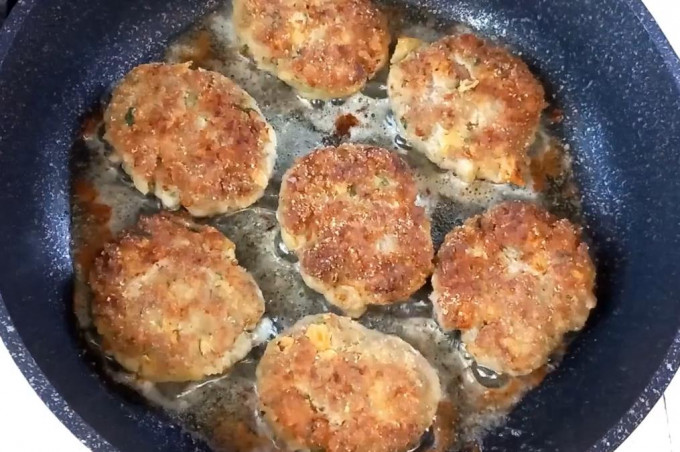 Котлети з фаршу яловичини – 12 рецептів соковитих та м'яких котлет