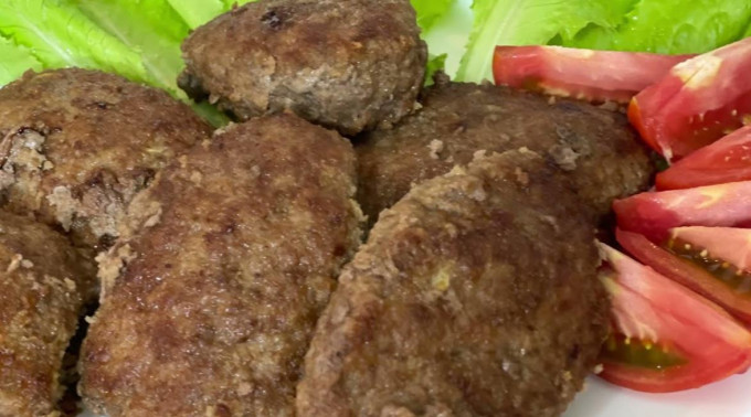 Котлети з фаршу яловичини – 12 рецептів соковитих та м'яких котлет