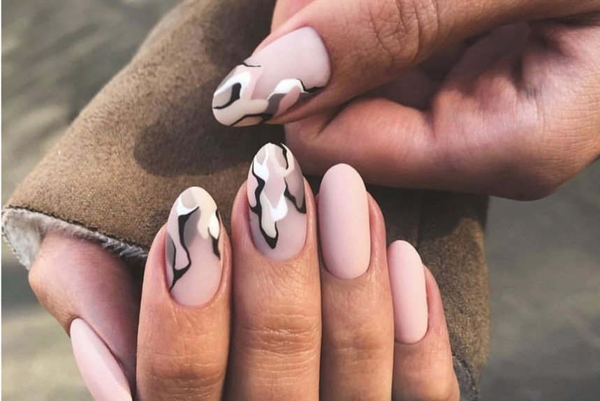 Манікюр на осінь-зиму 2022-2023: тренди, фото