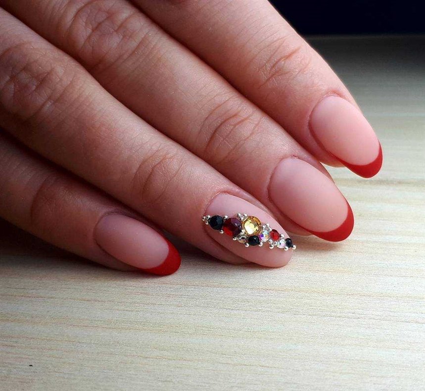 Модний французький манікюр на осінь: фото