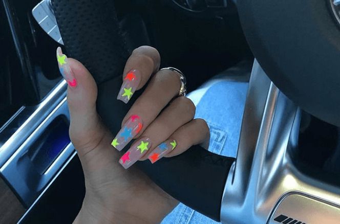 ТОП яскравих трендів у світі манікюру, які вам варто спробувати цього літа!