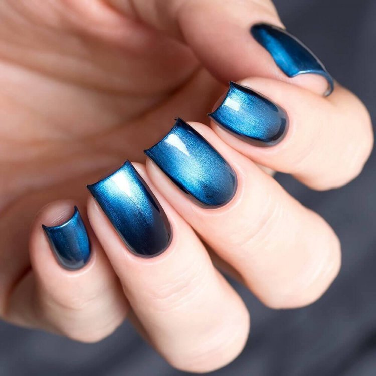 Манікюр котяче око Масура