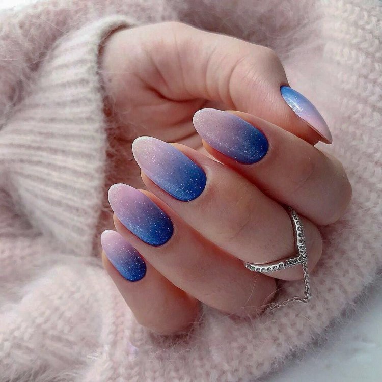 Манікюр градієнт