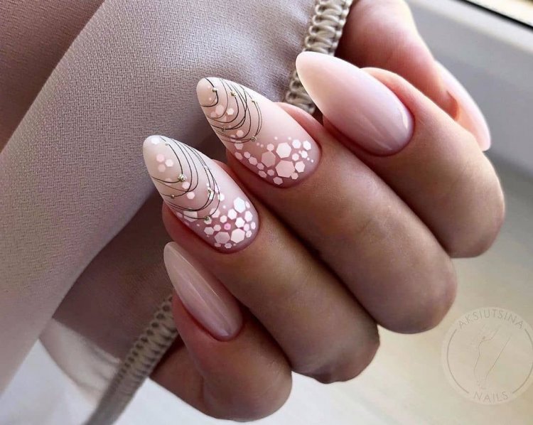 Нігті балерина