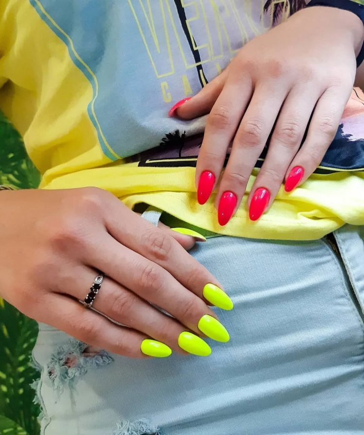 Яскраві стильні нігті