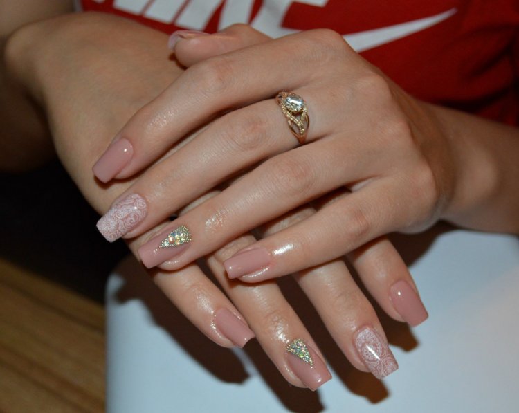 Нюдовий френч 2021