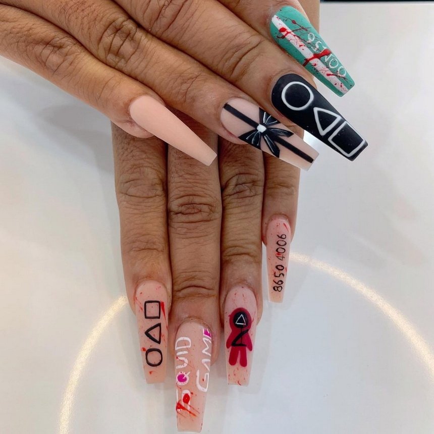 20 фотоідей манікюру за мотивами культових хорор-муві