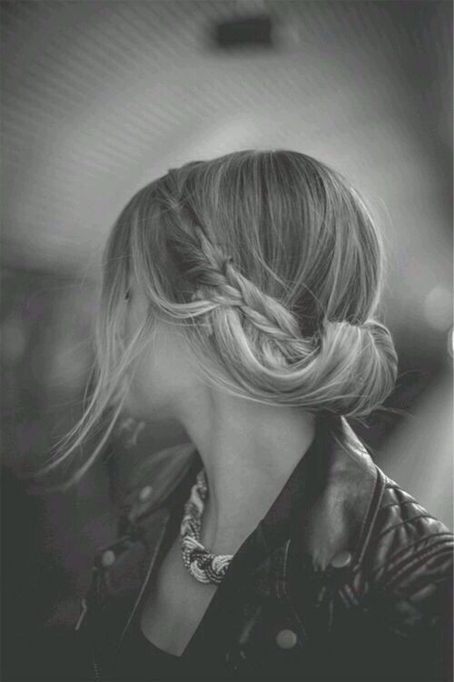 26 варіантів найнезвичайніших зачісок на звичайнісінький день