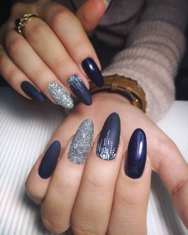 Синьо-сріблястий манікюр