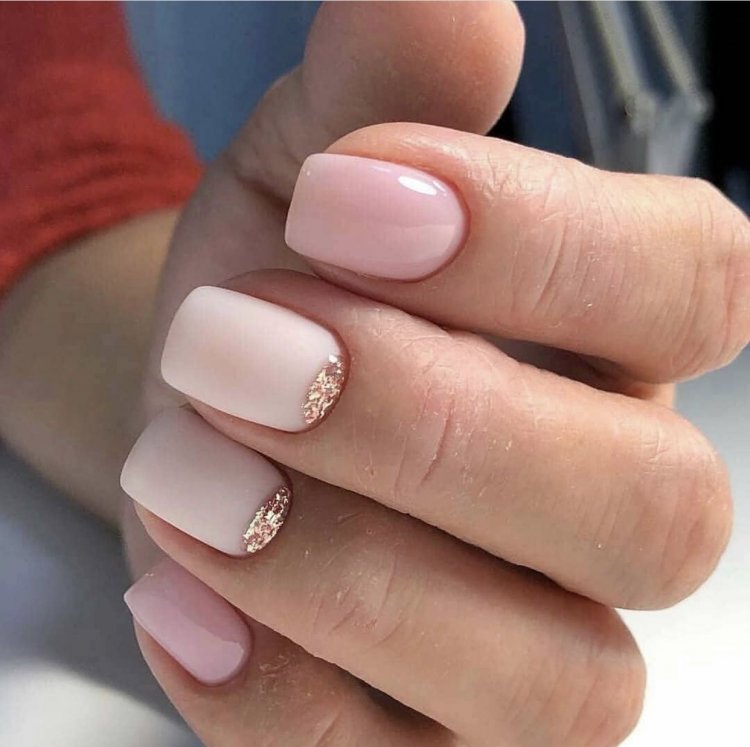 Рожевий манікюр на короткі нігті.