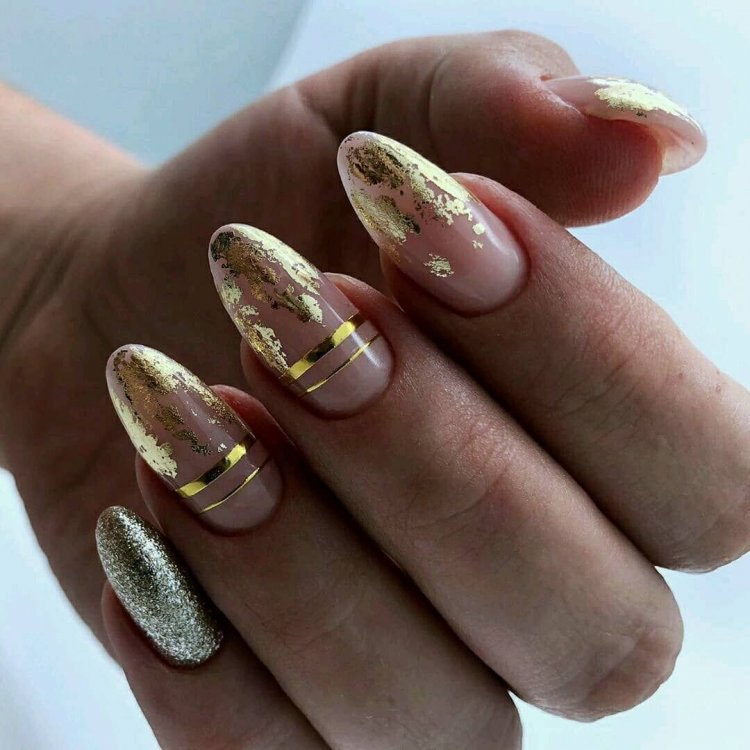 Манікюр із фольгою