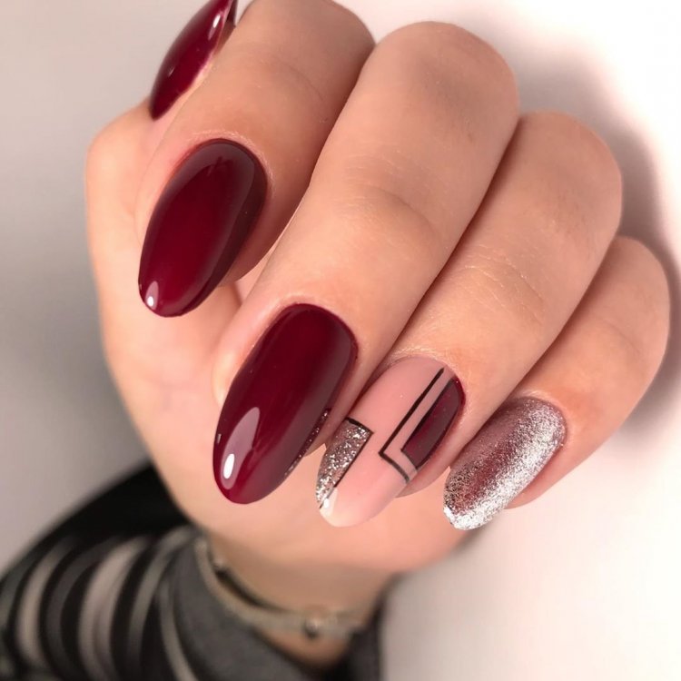 Манікюр у бордових тонах