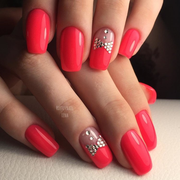 Коралові нігті