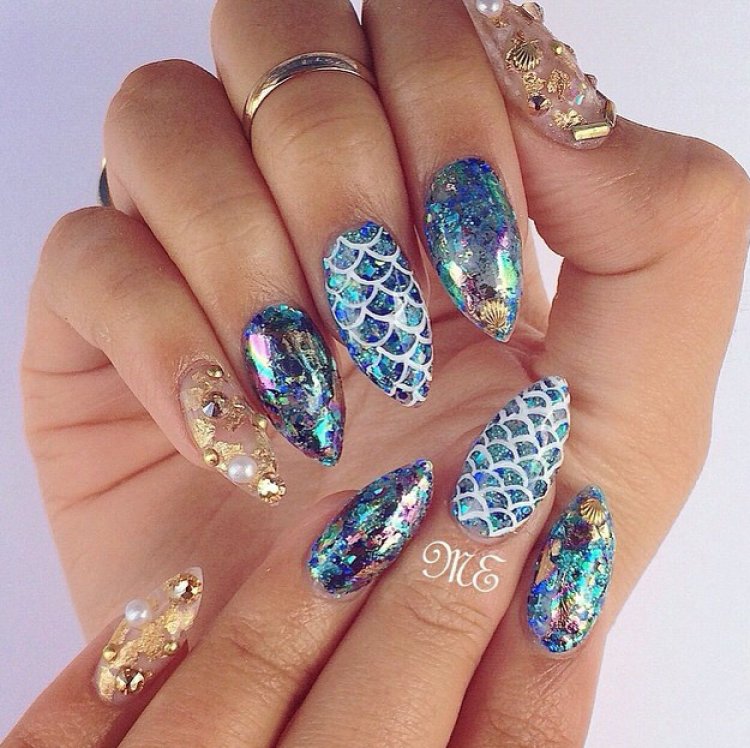 Морський манікюр із рибками