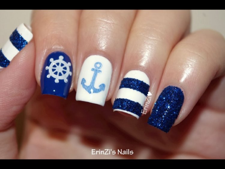 Манікюр з якорем ВМФ