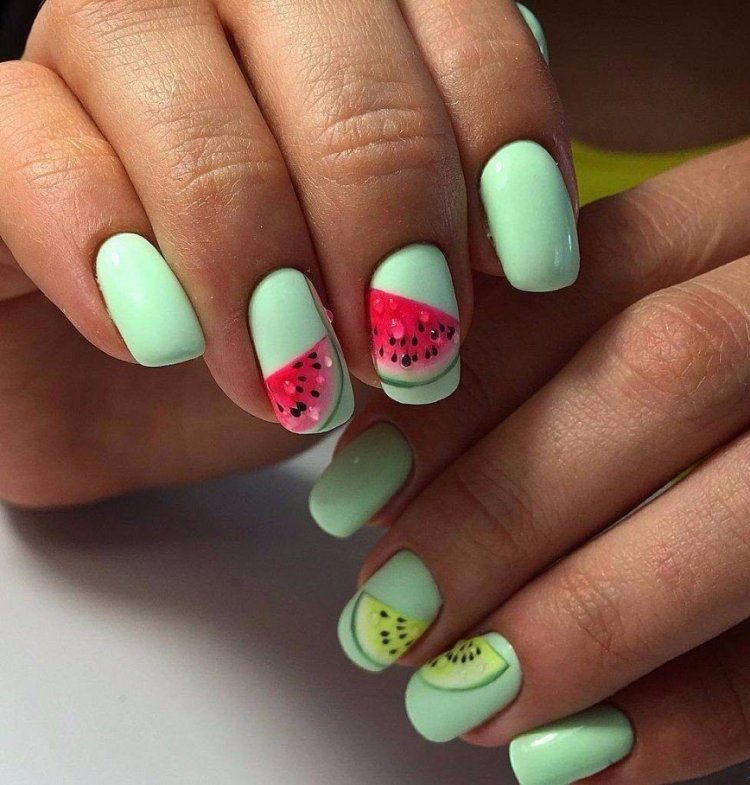 Манікюр з кавуном