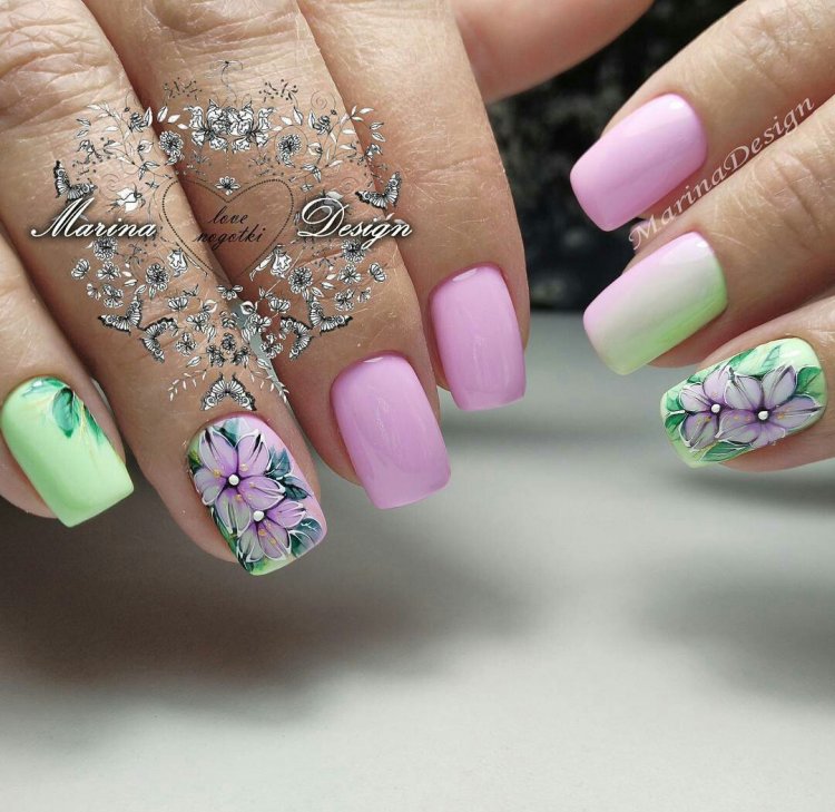 Красиві яскраві нігті з гілочками