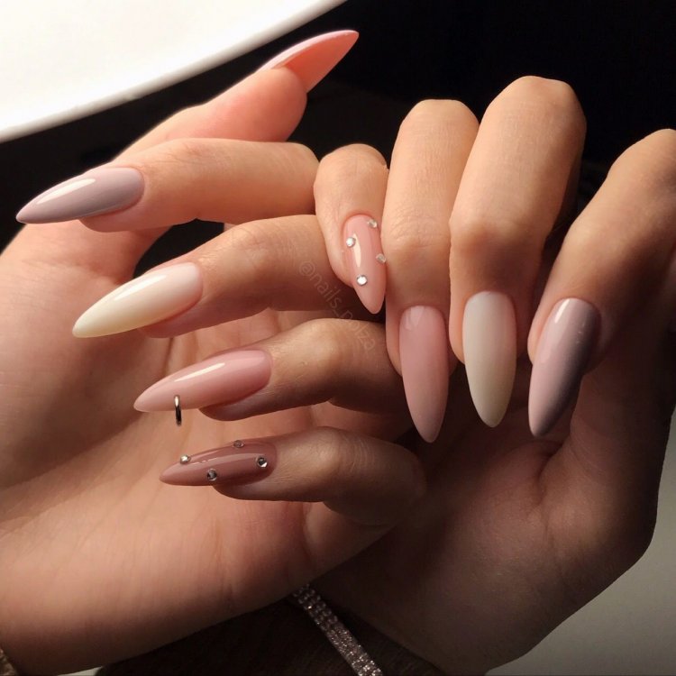 Нюдовий френч манікюр