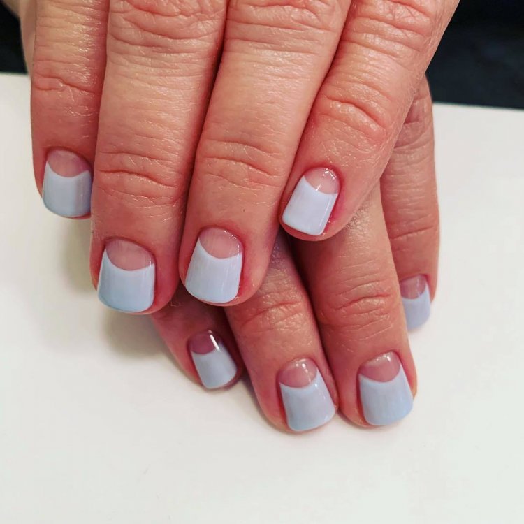 Місячний манікюр