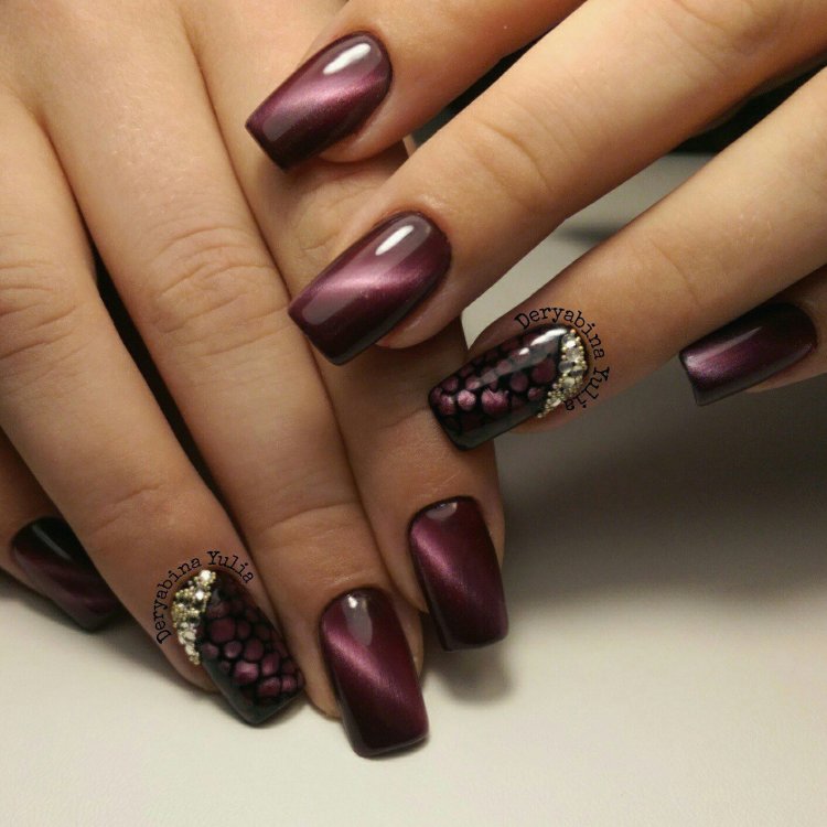 Манікюр котяче око бордо