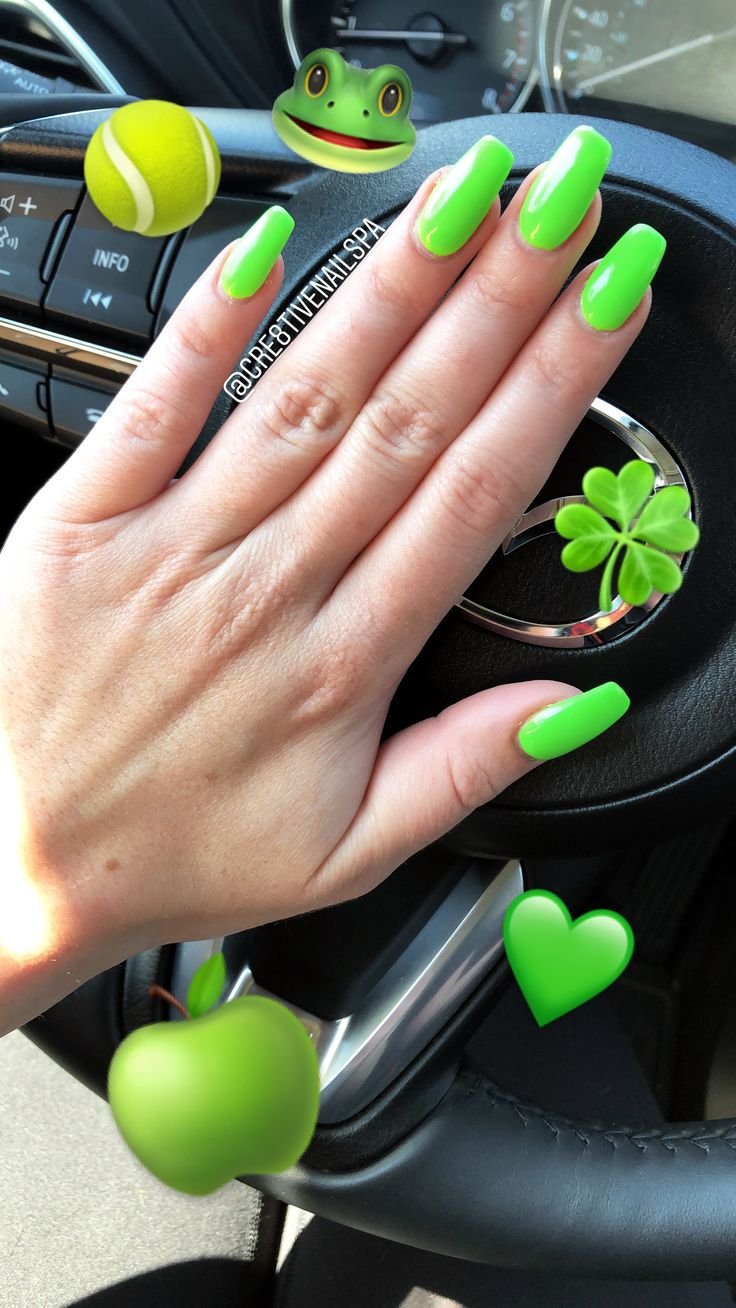 Чорно-салатовий манікюр