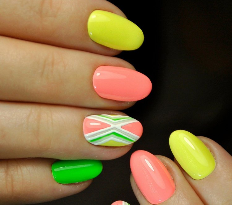 Літній манікюр