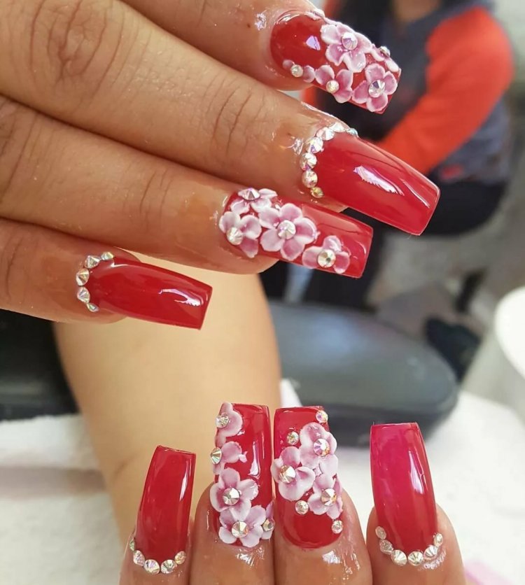 Червоний манікюр