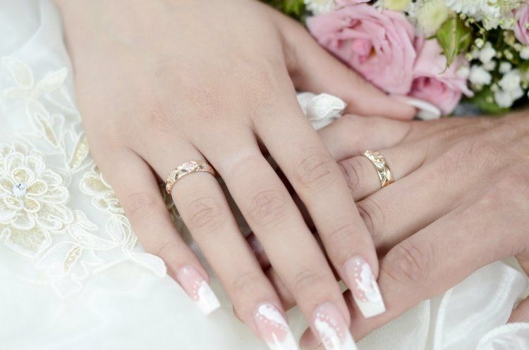 Манікюр на весілля мамі