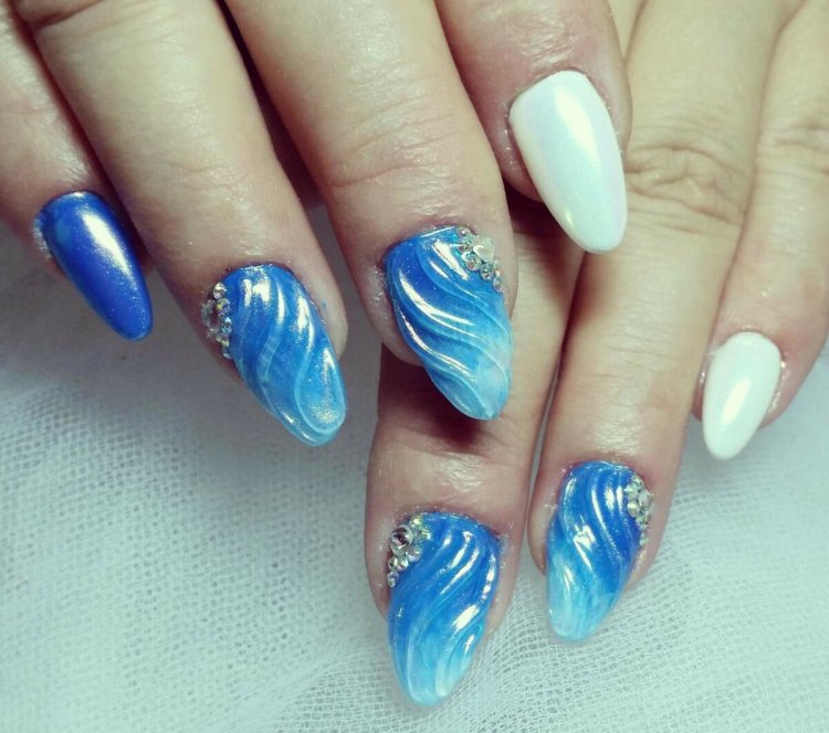 Дизайн нігтів морська тематика 2021
