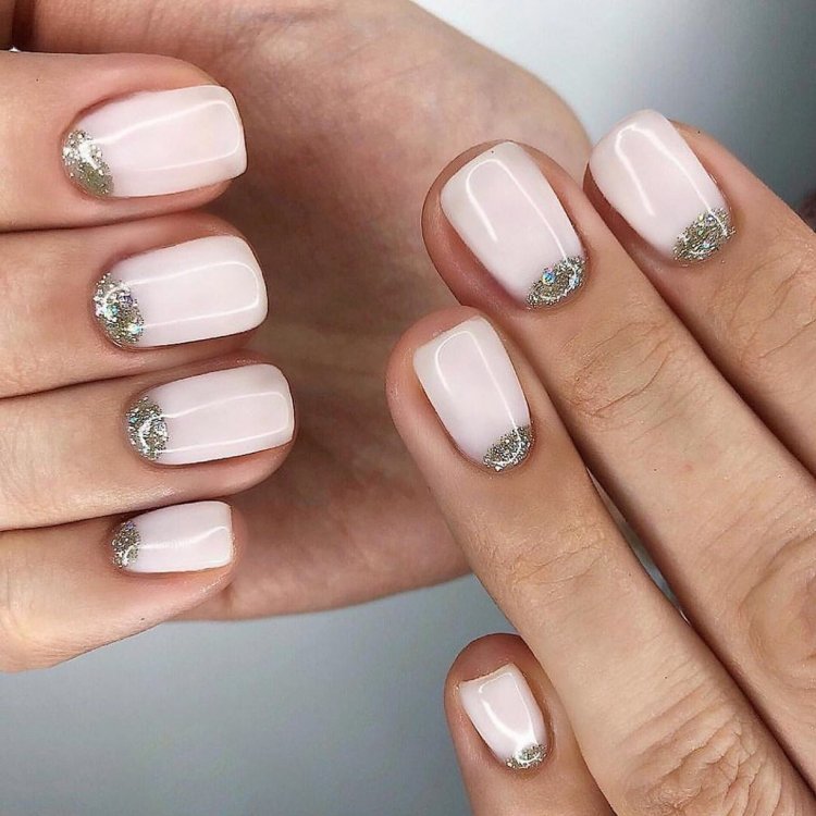 Манікюр із лунками