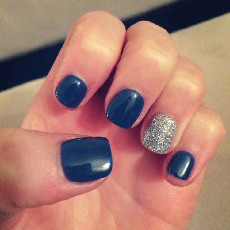 Синьо-сріблястий манікюр