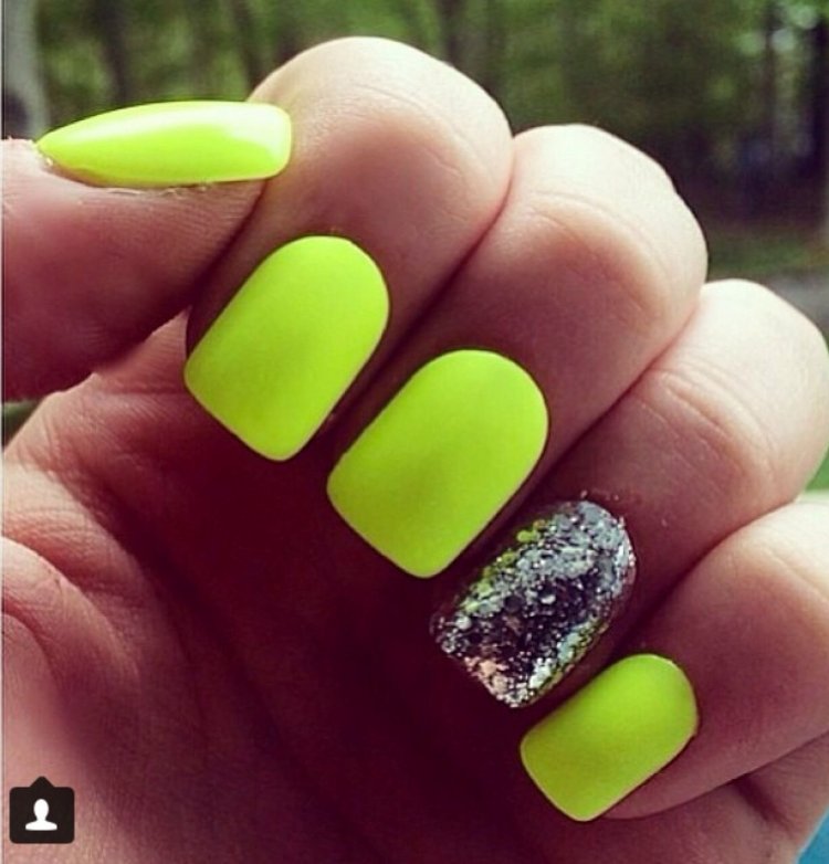 Нігті яскраві літні легені
