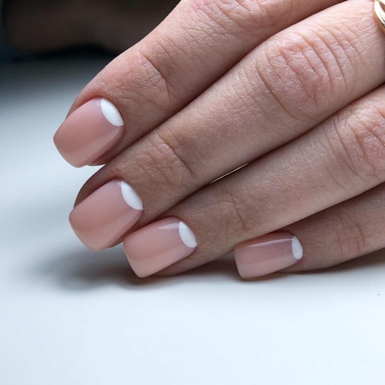 Лунки на нігтях