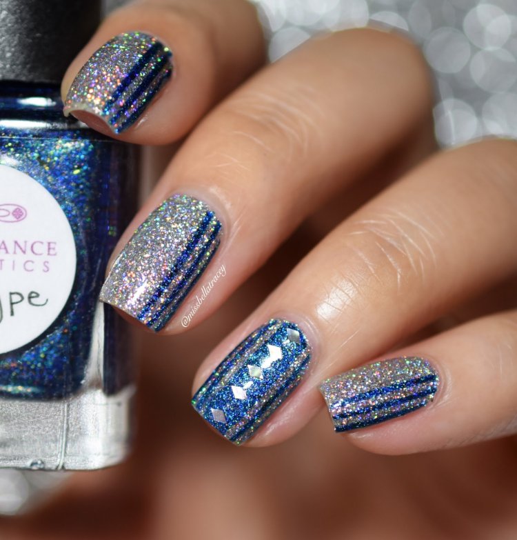 Синьо-срібний манікюр