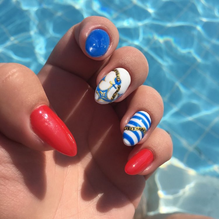 Нігті морська тематика