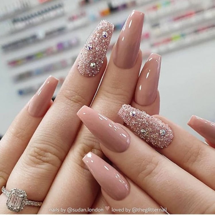 Зефірний манікюр на довгі нігті