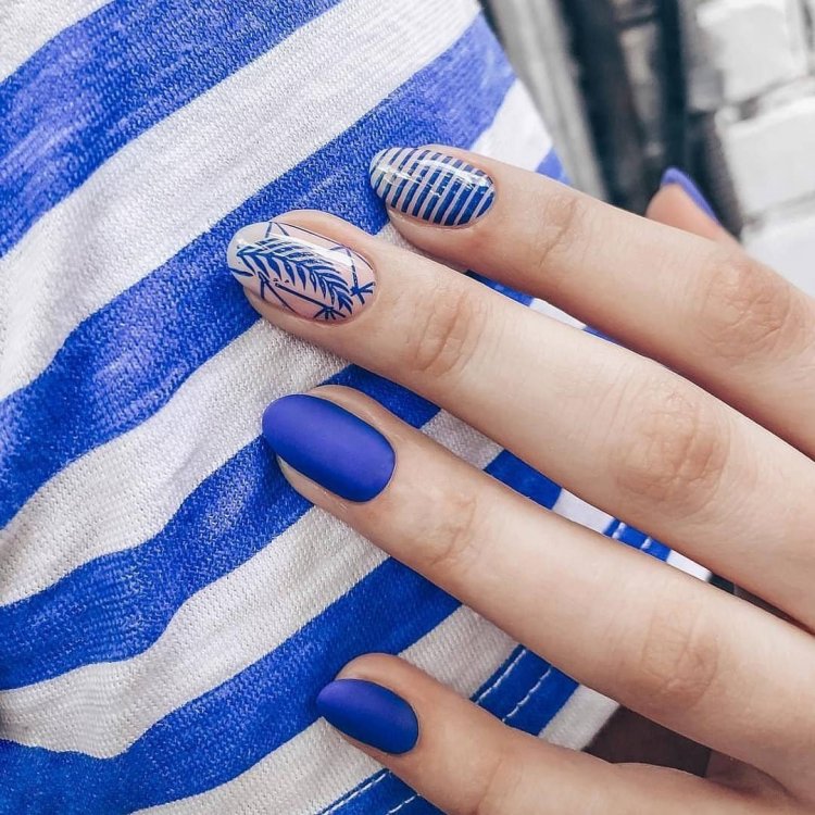 Манікюр у морському стилі