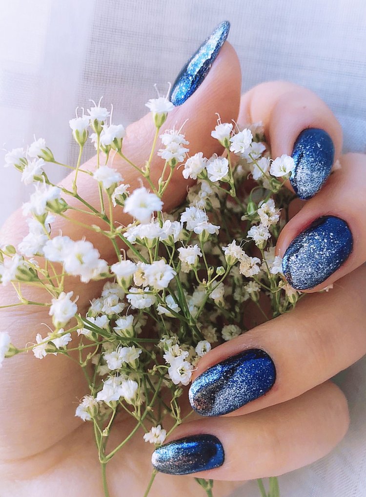Синьо-сріблястий манікюр