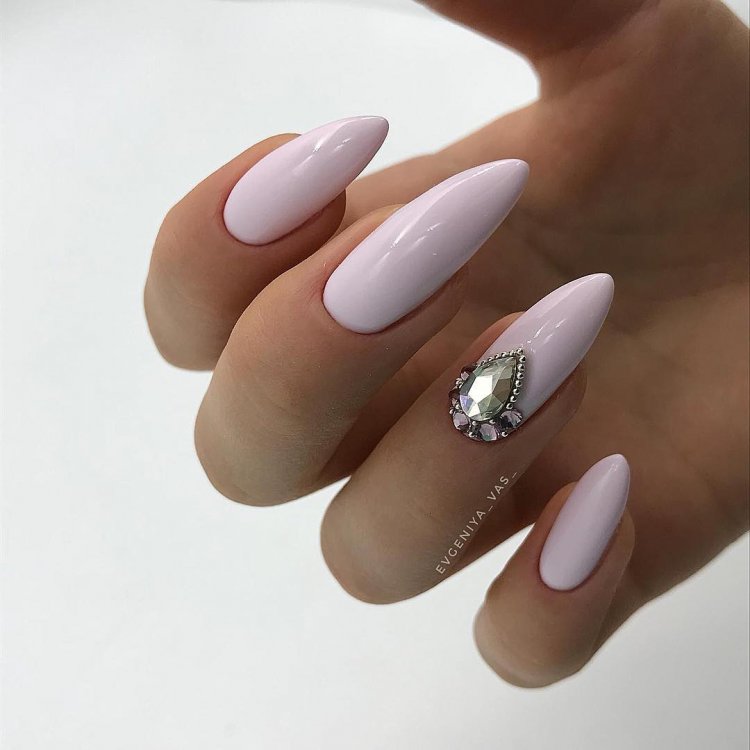 Завораживающий дизайн ногтей 2021