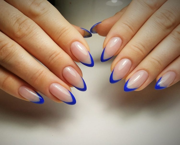 Синий френч миндаль