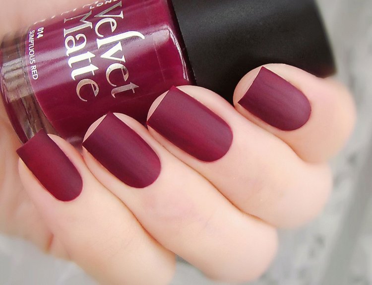 Матовий та глянсовий манікюр