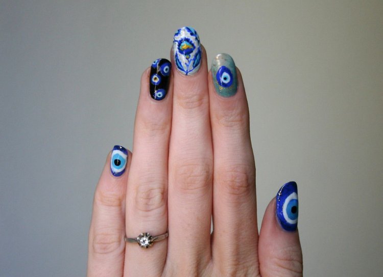 Манікюр із турецьким оком
