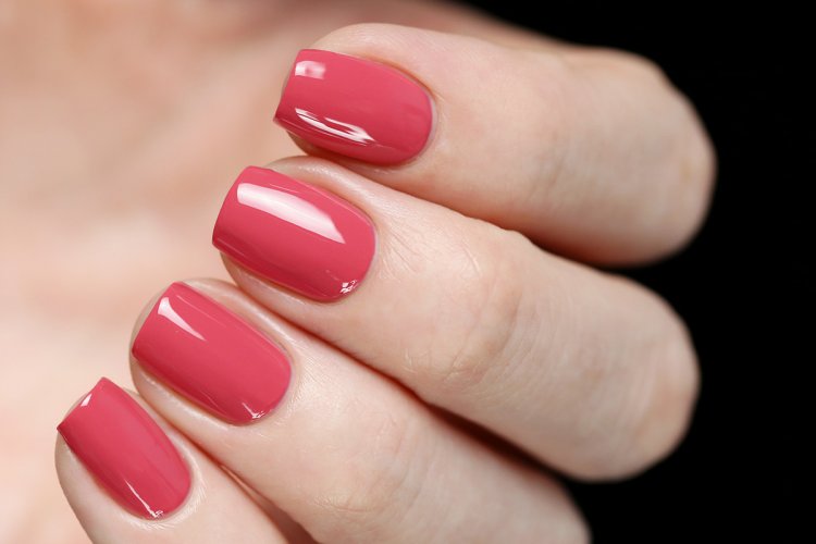 Маникюр педикюр 2021 красный алый