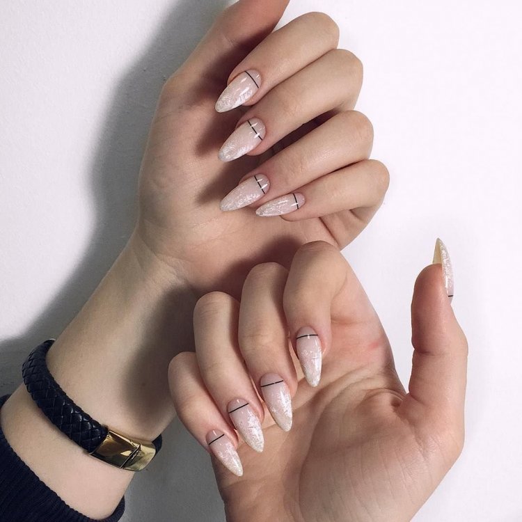 Жіночий манікюр на довгі нігті