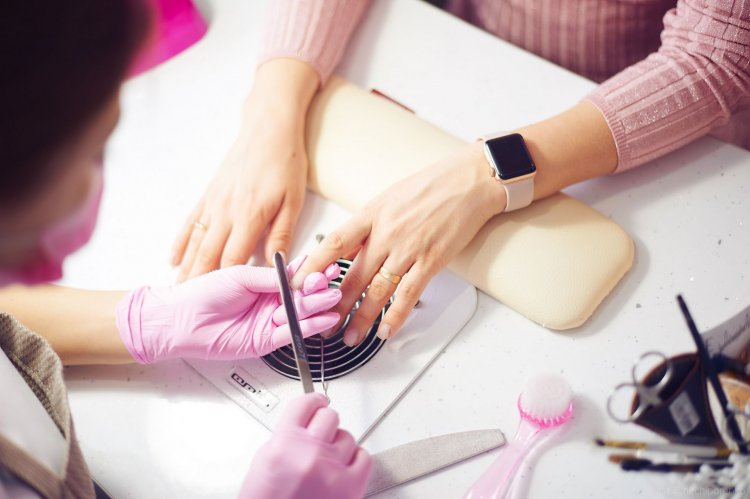 Маникюр реклама