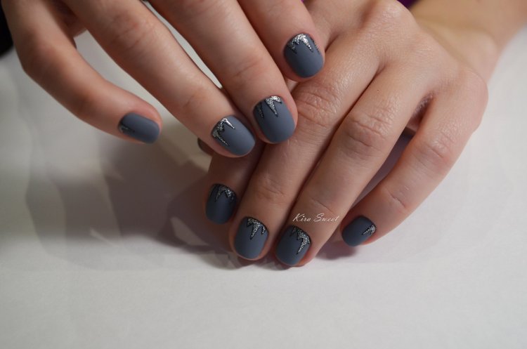 Графитовый маникюр на короткие
