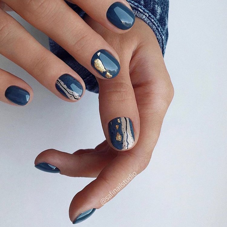 Стильный маникюр 2021 на короткие ногти